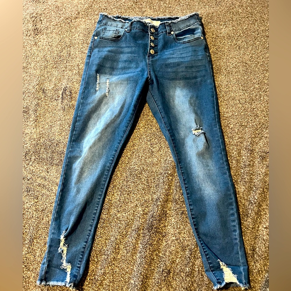 Celebrity Ace size 11/30